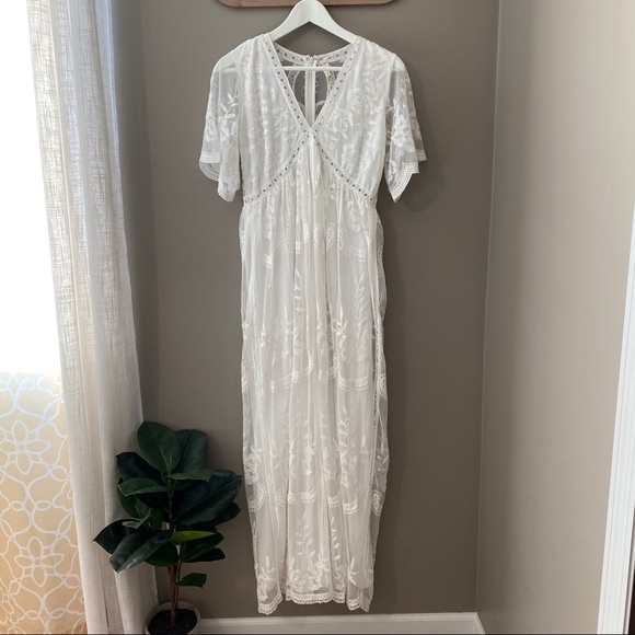 Pinkblush Dresses & Skirts - Pinkblush Lace Maxi Dress White Small
